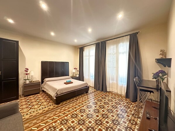 ห้องพักสำหรับสี่ท่าน, ห้องน้ำรวม | โต๊ะทำงาน, เตารีด/โต๊ะรีดผ้า, เปล/เตียงเด็กอ่อน, Wi-Fi ฟรี