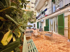 Appartement exclusif, vue sur la ville | Terrasse/patio