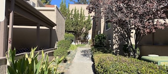 Furnished 2-bed 2-bath near San Vicente Golf Course