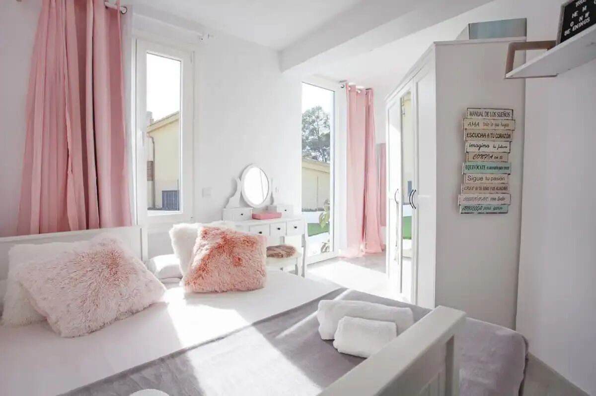 4 slaapkamers, een strijkplank/strijkijzer, wifi, beddengoed