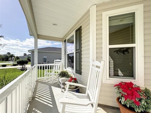 Gorgeous 3 bd-2 bth in Fenney w/4-seat Golf Cart; Near Brownwood, Sawgrass, Golf