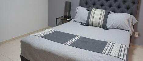 2 chambres, fer et planche Ă repasser, Wi-Fi, draps fournis