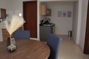 Private kitchen - Beautiful Apartment in the Historic Center. 201 (San Luis Potosí)