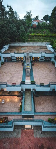 Modern, Comfortable Suites with Panoramic Views-G1