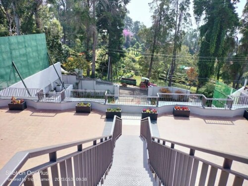 Modern, Comfortable Suites with Panoramic Views-G1