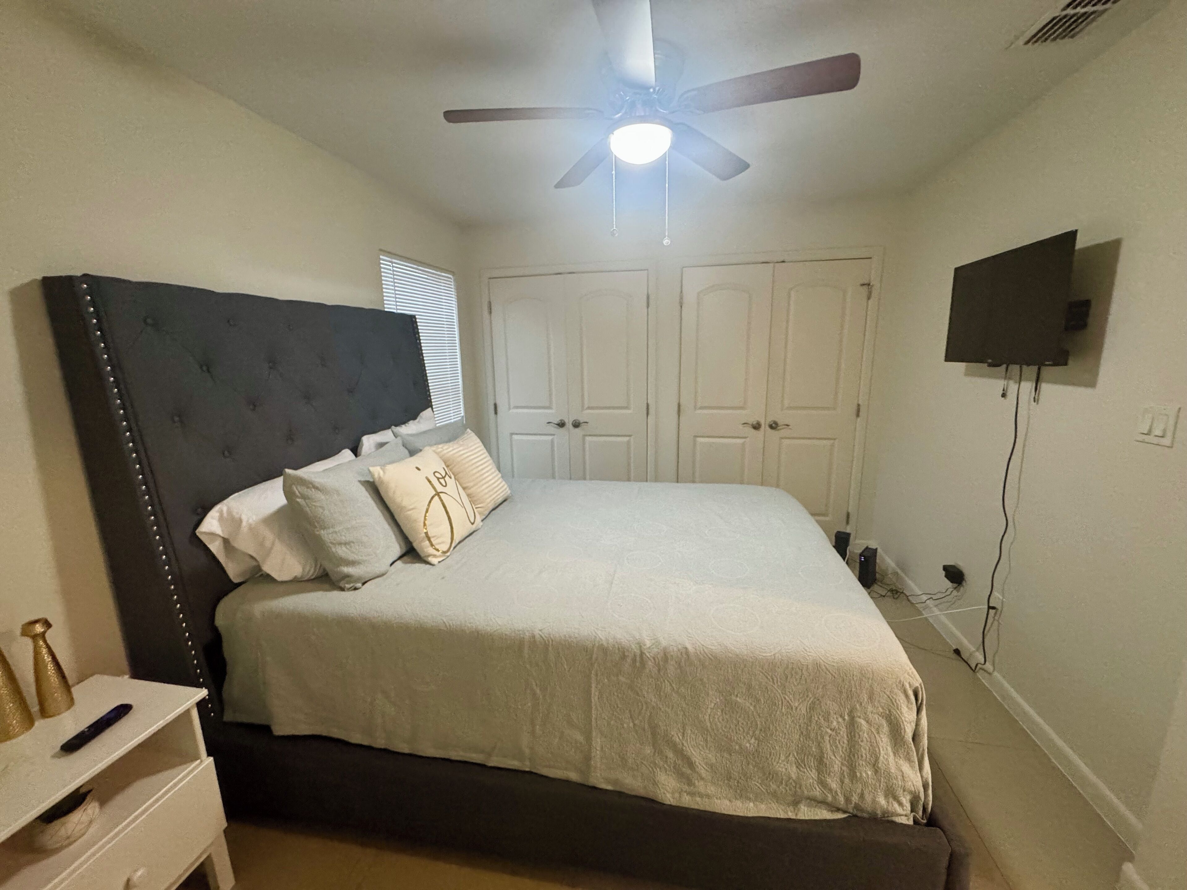 2 多间卧室、WiFi、床单