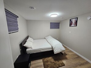 2 bedrooms, desk, iron/ironing board, free WiFi
