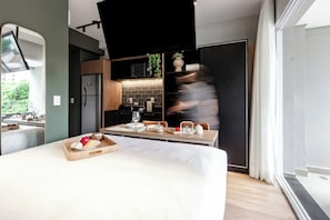 Studio Casal com Varanda | Wi-Fi gratuito