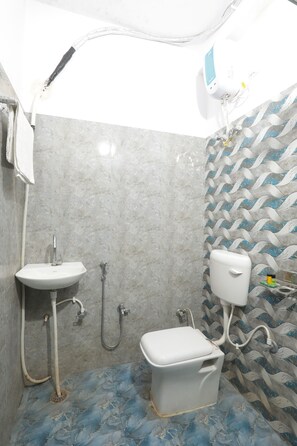 Standard Room | Bathroom - Kasi Residency (Varanasi)