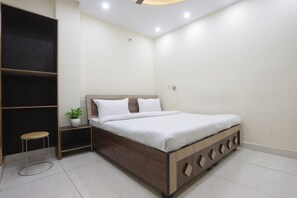 Soundproofing, free WiFi - Kasi Residency (Varanasi)