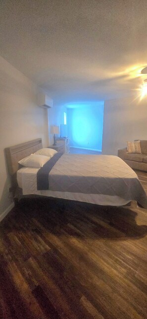 1 bedroom, WiFi, bed sheets
