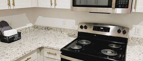 Apartment, 2 Bedrooms, Patio | Interior