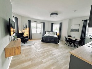 2 slaapkamers, een strijkplank/strijkijzer, wifi, beddengoed