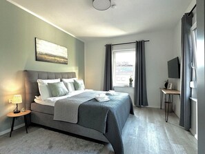 1 bedroom, iron/ironing board, WiFi, bed sheets - QT Apartment with balcony NEW - Stylish - w. Parking lot (Detmold)