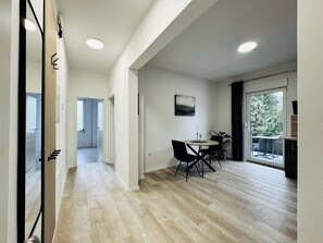 Interior - QT Apartment with balcony NEW - Stylish - w. Parking lot (Detmold)