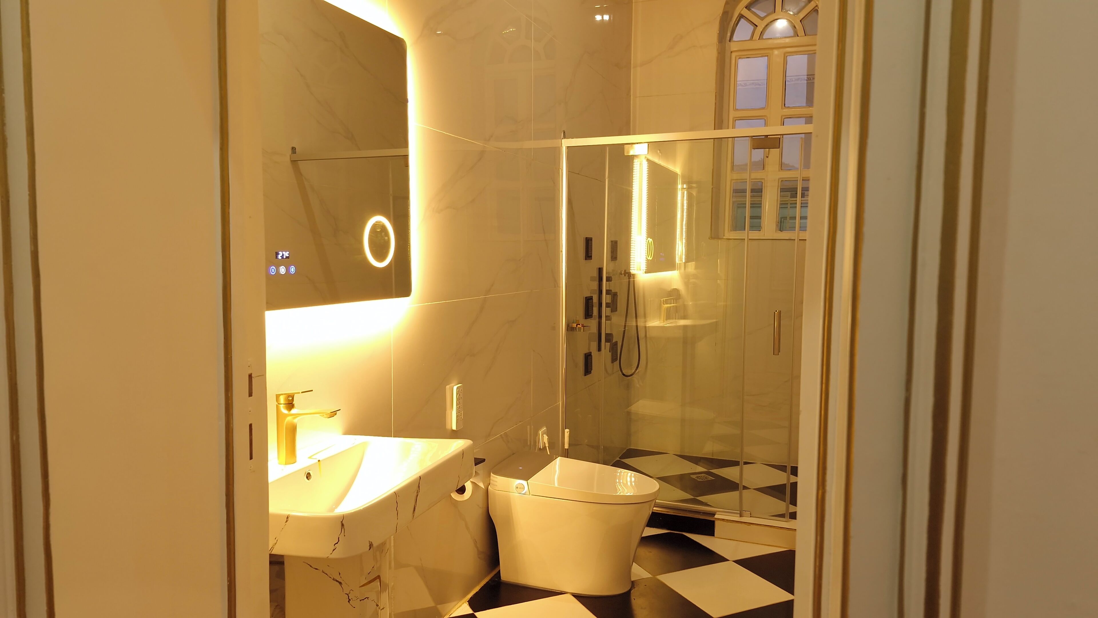 Combined shower/tub, hair dryer, towels, soap