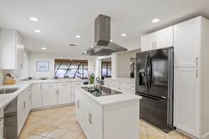 Interior - Golden Retreat: Expansive 6BR Home w Heated Pool ~ (Seminole)