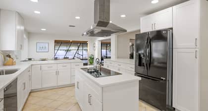 Golden Retreat: Expansive 6BR Home w Heated Pool ~