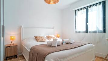 2 chambres, fer et planche à repasser, Wi-Fi gratuit, draps fournis