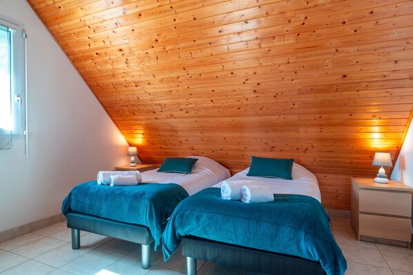 4 habitaciones, tabla de planchar con plancha y wifi gratis