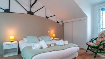 3 bedrooms, iron/ironing board, free WiFi, bed sheets