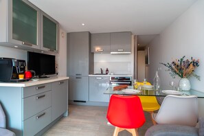 Fridge, microwave, oven, dishwasher