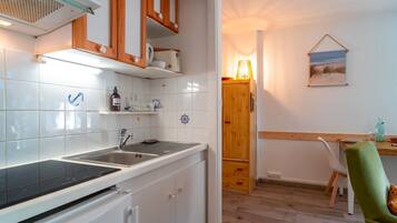 Køleskab, mikrobølgeovn, ovn, opvaskemaskine