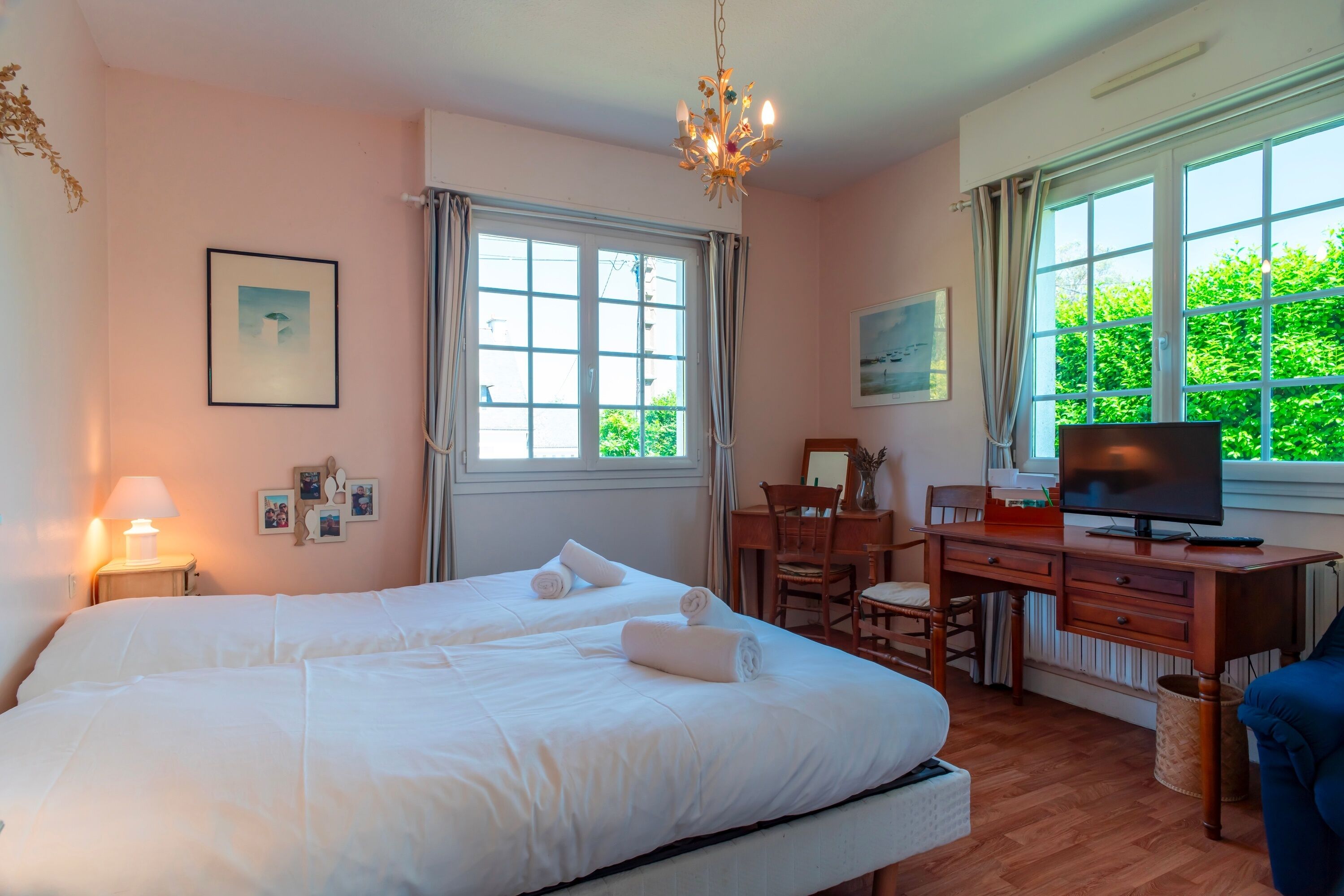 6 chambres, fer et planche à repasser, Wi-Fi gratuit, draps fournis