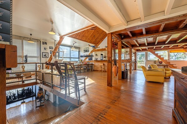 Interior - La Pyramide - Maison atypique proche de la mer (Saint-Philibert)