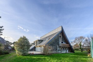 Exterior - La Pyramide - Maison atypique proche de la mer (Saint-Philibert)