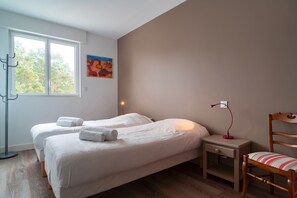 4 bedrooms, free WiFi, bed sheets