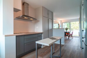 Fridge, microwave, oven, dishwasher