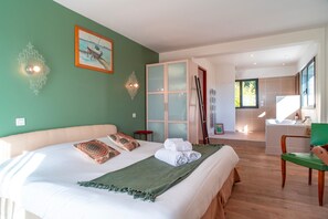7 bedrooms, iron/ironing board, free WiFi, bed sheets