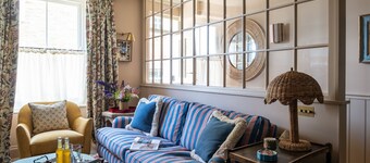 Mariners Cottage -  a house that sleeps 8 guests  in 4 bedrooms