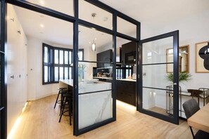 House (4 Bedrooms) | Exterior - The Fulham Classic - Spacious 4bdr House With Balcony and Garden (London)