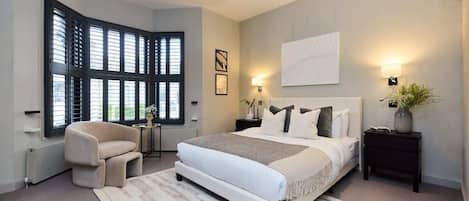 House (4 Bedrooms) | Exterior