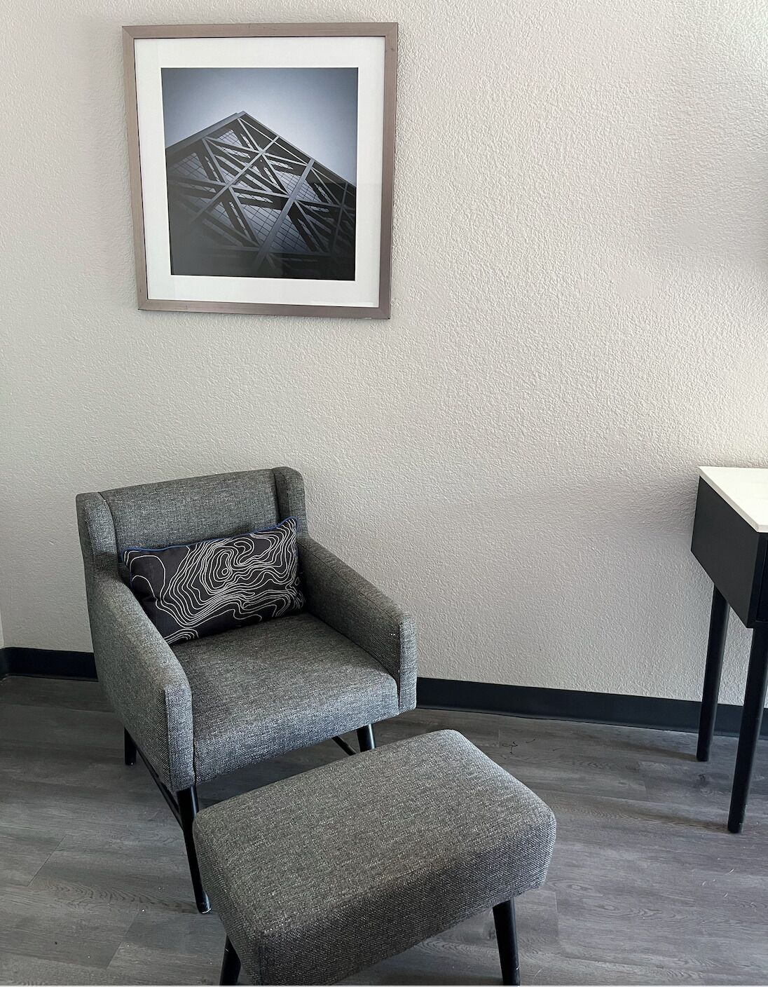 Laptop workspace, blackout drapes, iron/ironing board, free WiFi