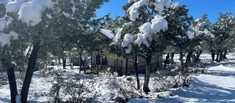 Calypso's Hideaway in delightful Pine with WiFi, AC