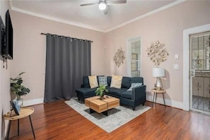 Living area - Home near Mercedes benz stadium (Atlanta)