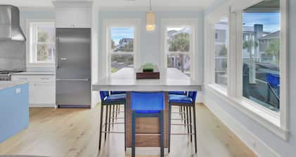 7 Beachwood East by Avantstay Steps to the Beach Ocean Views, Hot Tub, 7bdr