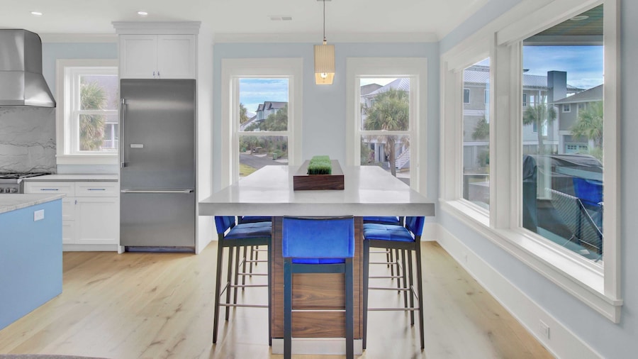 7 Beachwood East by Avantstay Steps to the Beach Ocean Views, Hot Tub, 7bdr