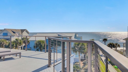 7 Beachwood East by Avantstay Ocean Views, Hot Tub, 7bdr