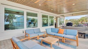 Interior - 7 Beachwood East by Avantstay Ocean Views, Hot Tub, 7bdr (Isle of Palms)