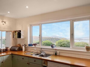Dishwasher - 3 bedroom accommodation in Oban (Oban)
