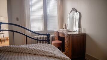 2 Schlafzimmer, BĂŒgeleisen/BĂŒgelbrett, WLAN, BettwĂ€sche