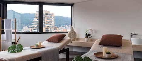 Sauna, hot tub, steam room, hot stone massages, deep-tissue massages