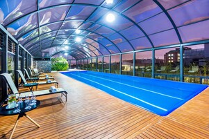 Una piscina techada