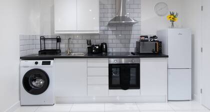 Open Mind Property - 2 beds & FREE parking