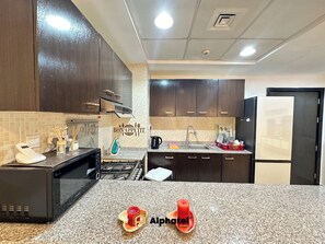 Fridge, microwave, oven, stovetop