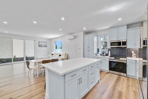 Private kitchen - this newly built, fully furnished tri-level home awaits your arrival.
(Irvine)